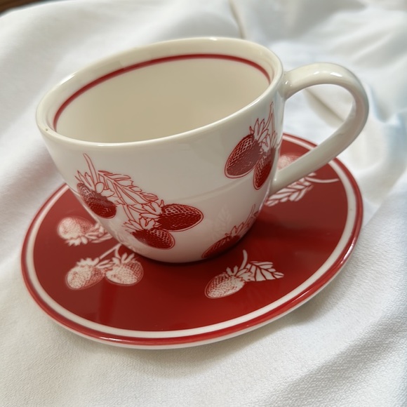 2007 Starbucks Coffee Company Mug (Fresh Strawberries) - Picture 3 of 7